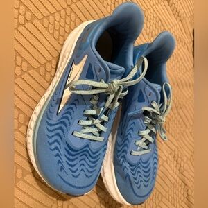 Altra Women's Torin 7 Athletic Shoes in Blue and White